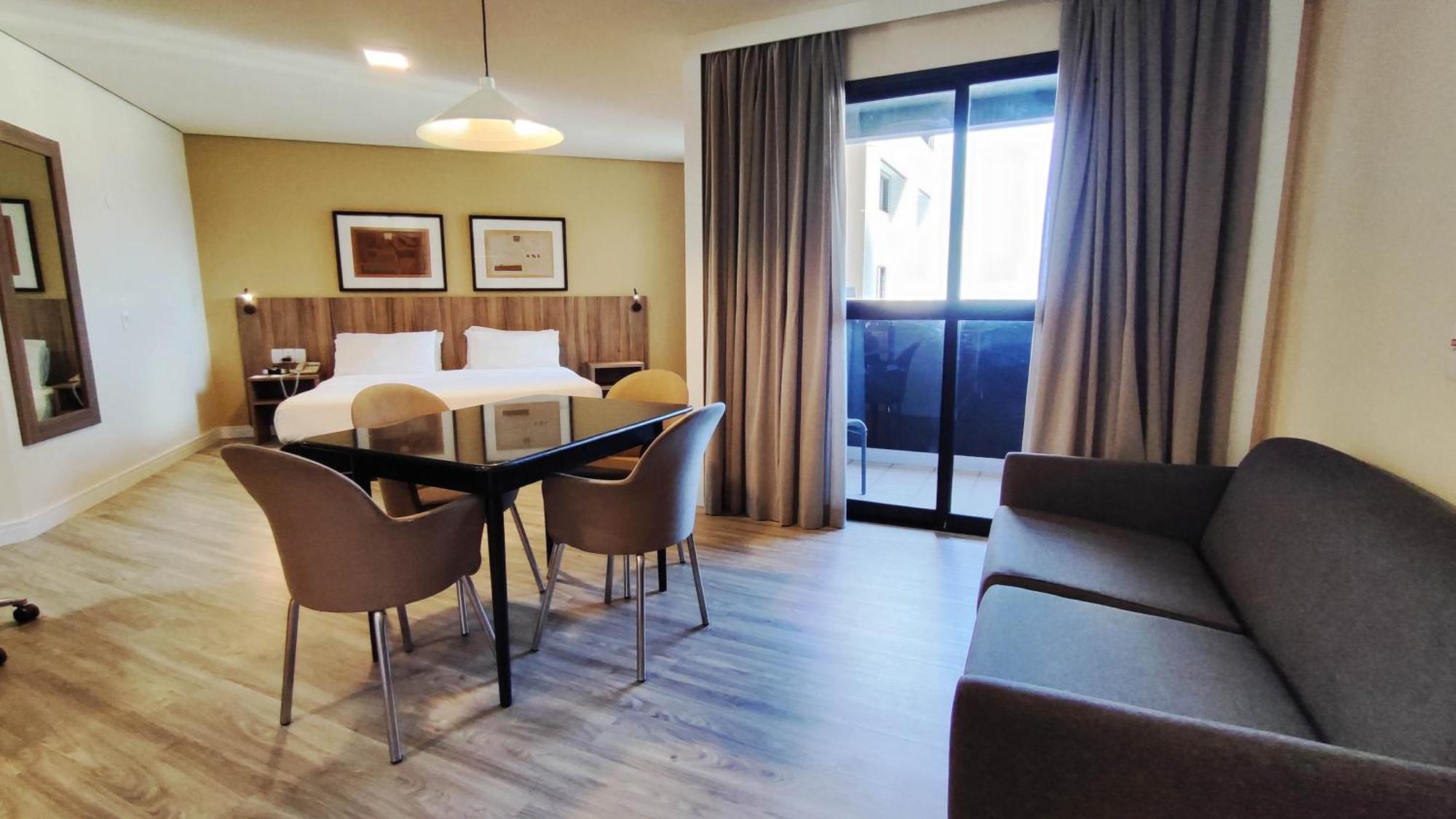 Hotel By Ihg