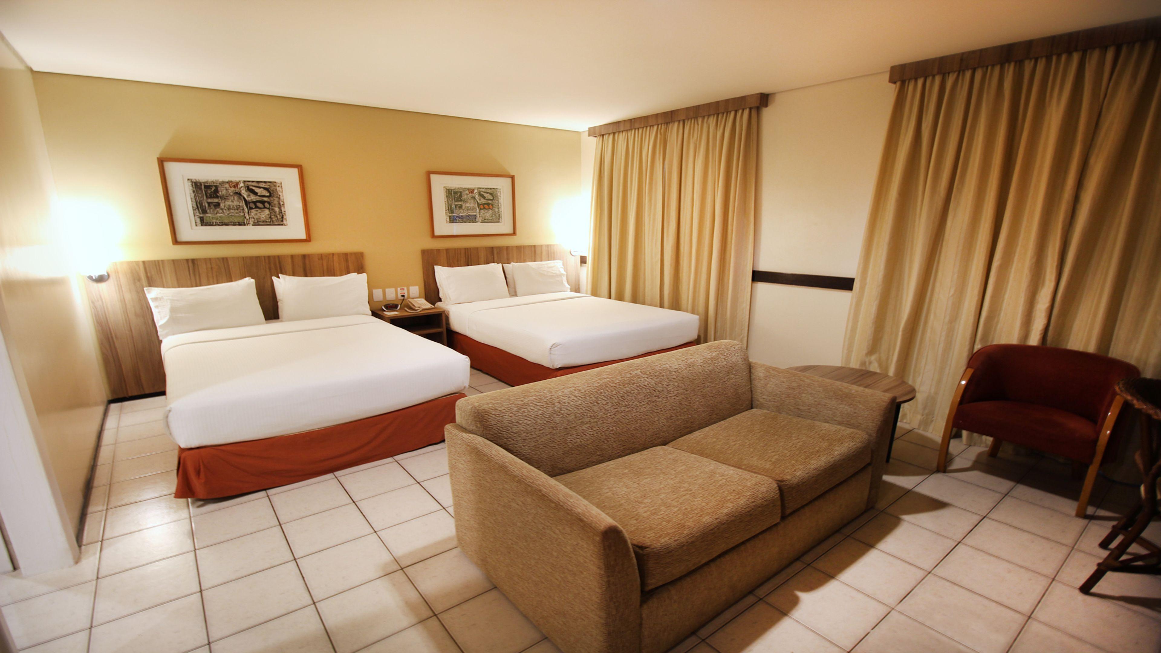 By Ihg