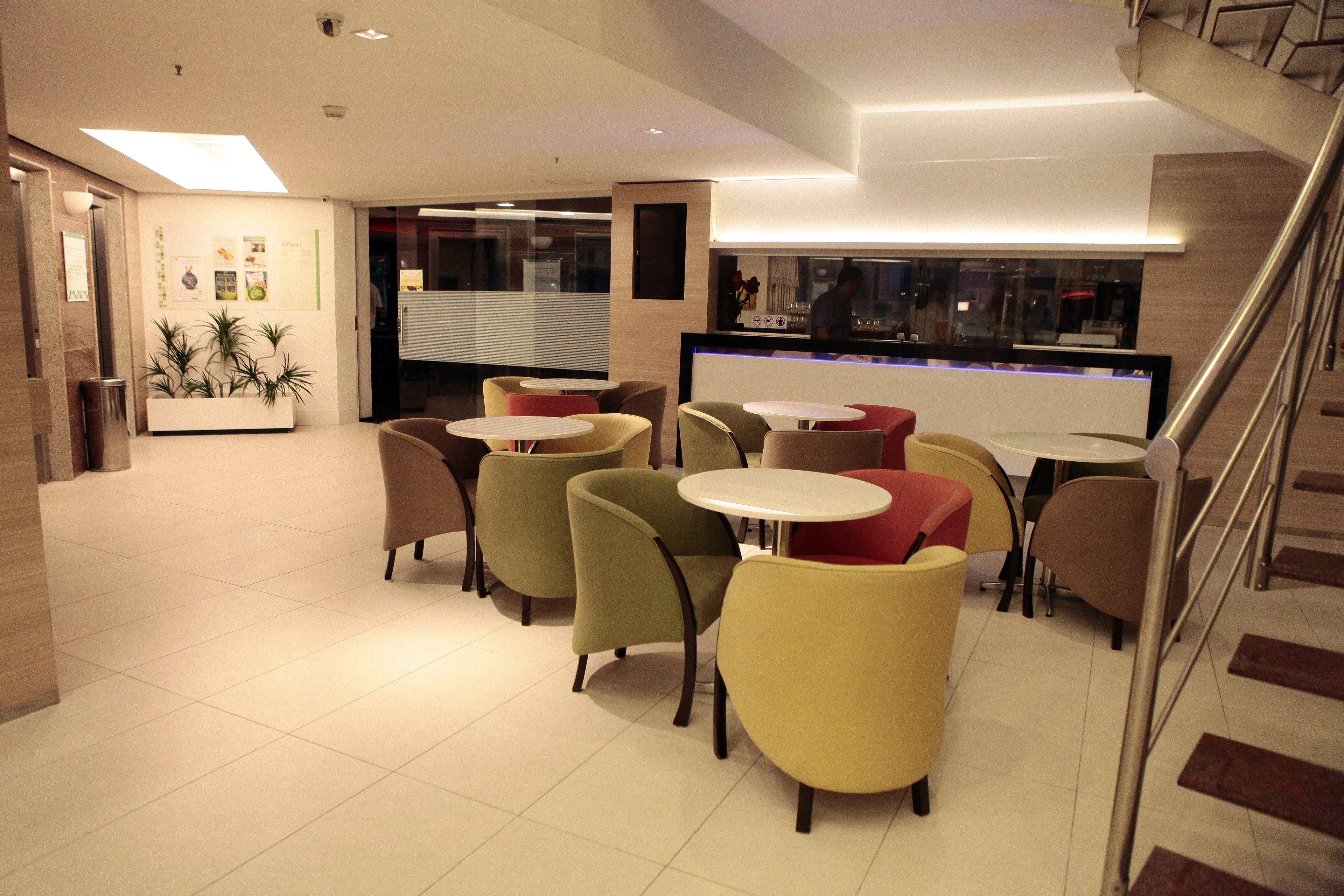 By Ihg